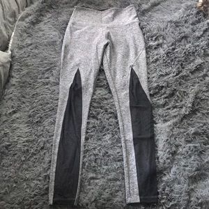 PINK Ultimate leggings - Grey with black mesh